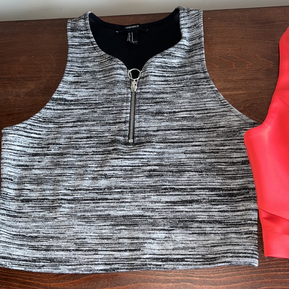 Two NWOT Size Medium Crop Tops - Picture 2 of 5